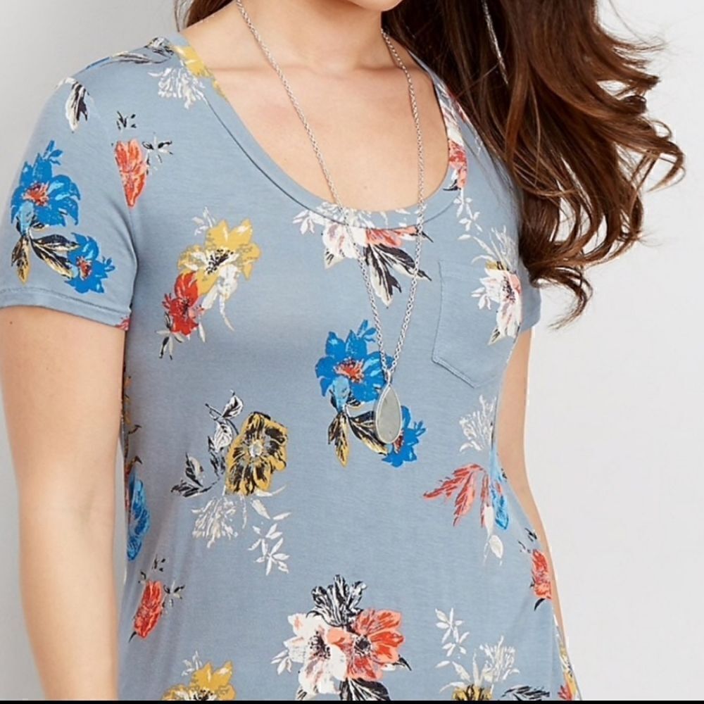 Maurice’s lightweight flower 🌸 tshirt size: L